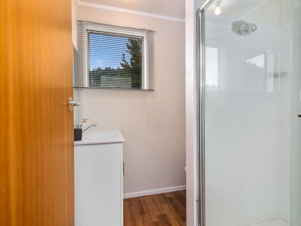 Relax Lakeside - Lake Rotoiti Bach Exterior photo
